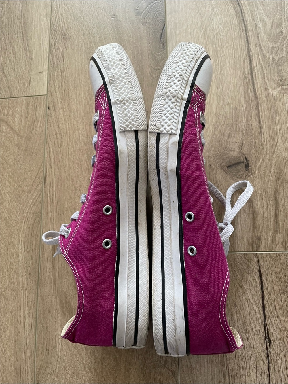 Converse all stars Chuck Taylor canvas low tops men’s 11 fuchsia color good - Picture 3 of 5